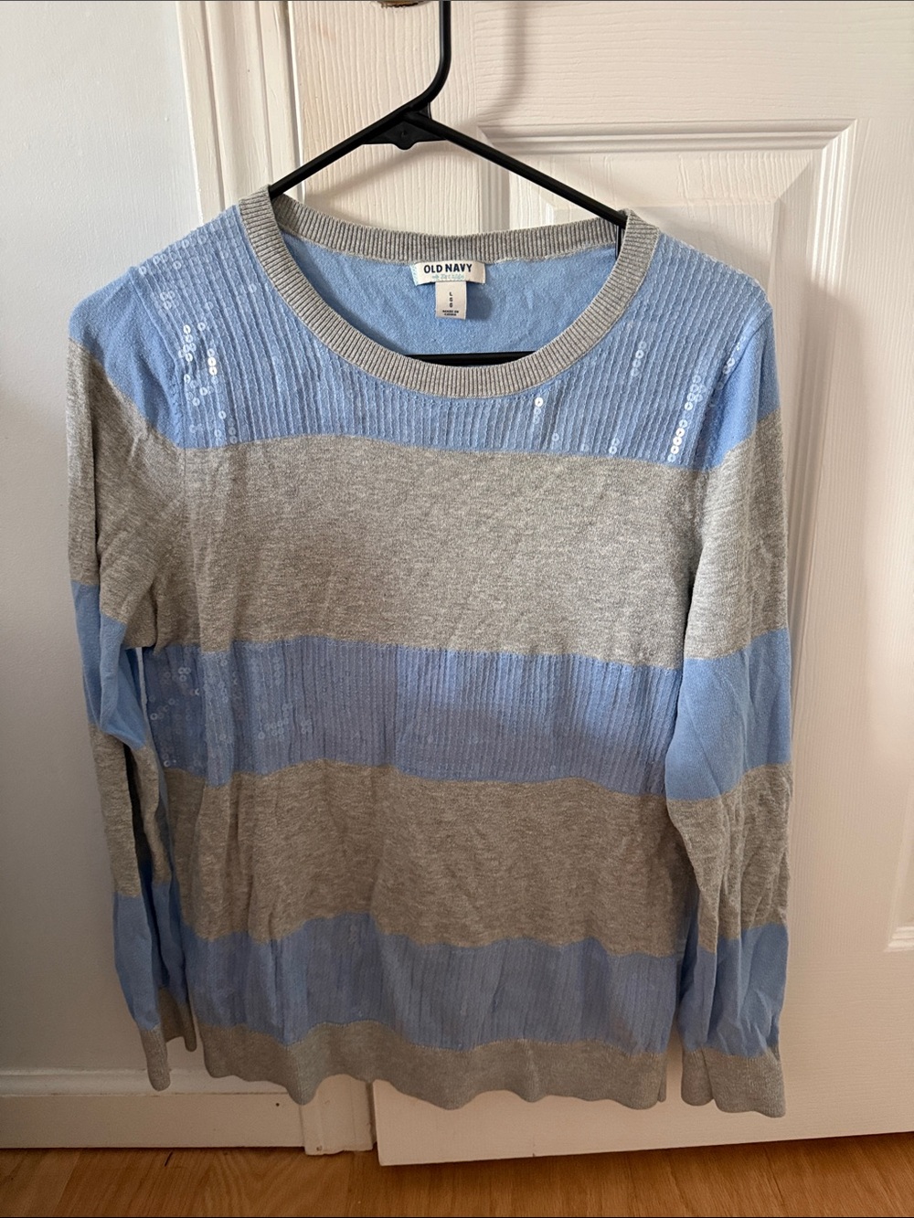 Old Navy Men's Blue and Gray Striped Crewneck Sweater